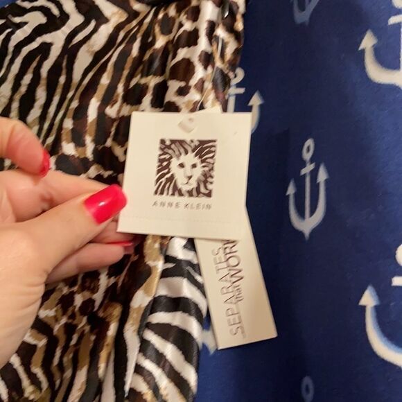 NWT Silky Animal Print (multiple animals) - Picture 2 of 5